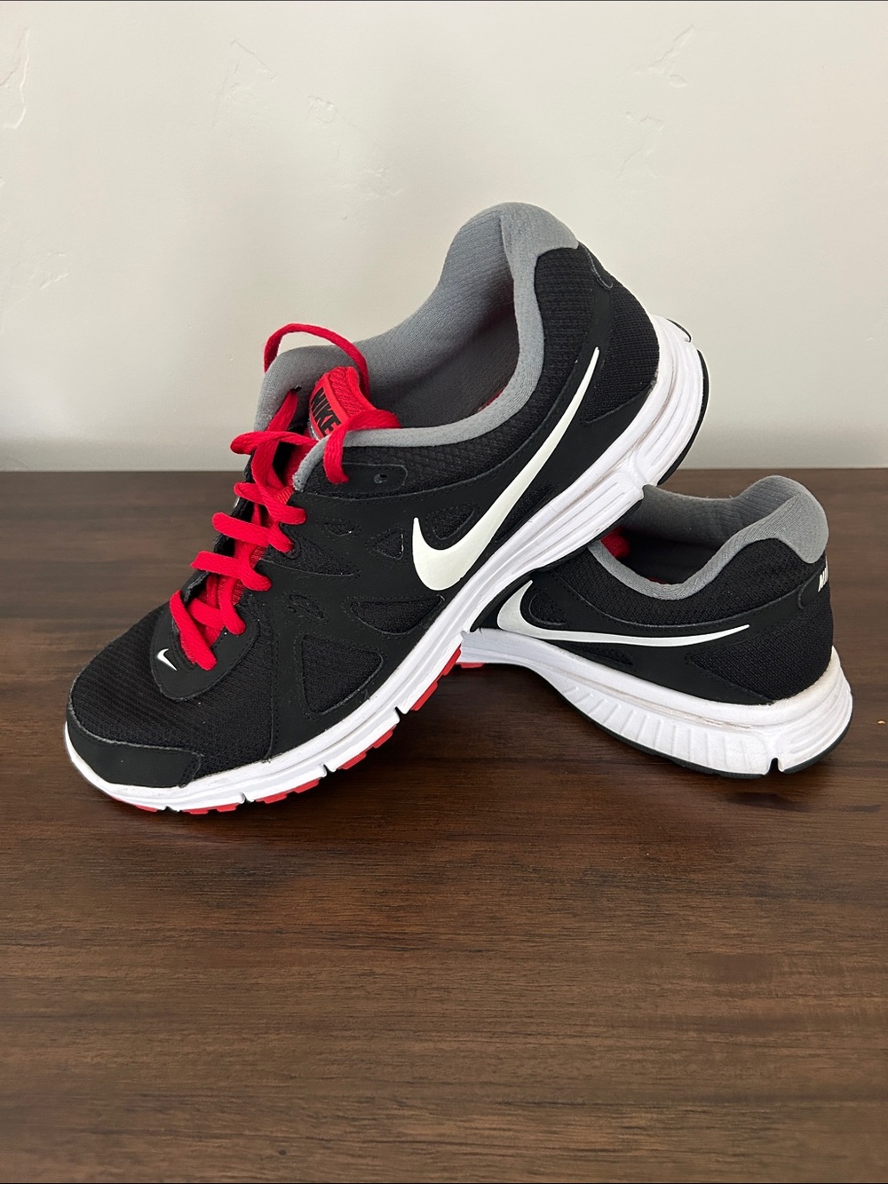 Nike Revolution 2 Black White Red Running/ Athletic Men’s Shoes Sneakers Size 11